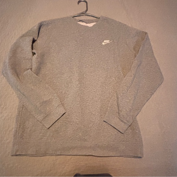 Nike Heather Gray Crewneck Sweatshirt Size L - Picture 1 of 12